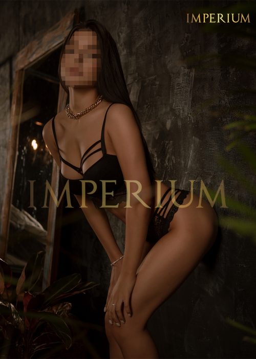 Erica master in the erotic salon Imperium