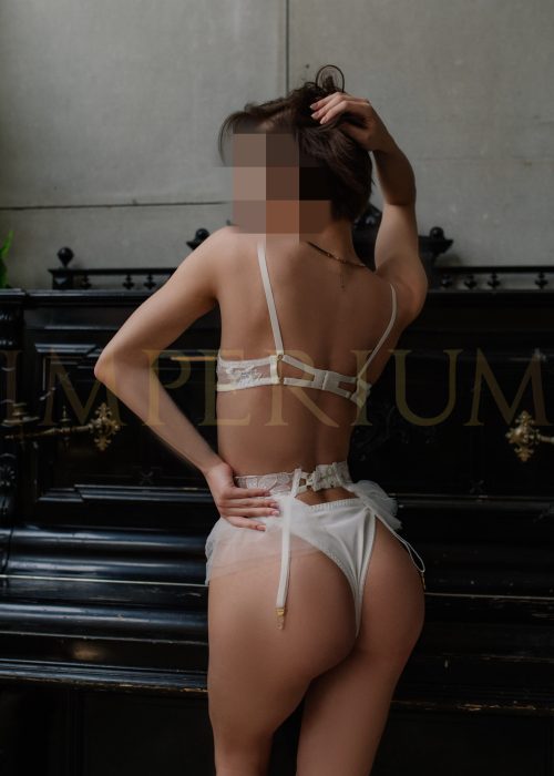 Tessa master in the erotic salon Imperium