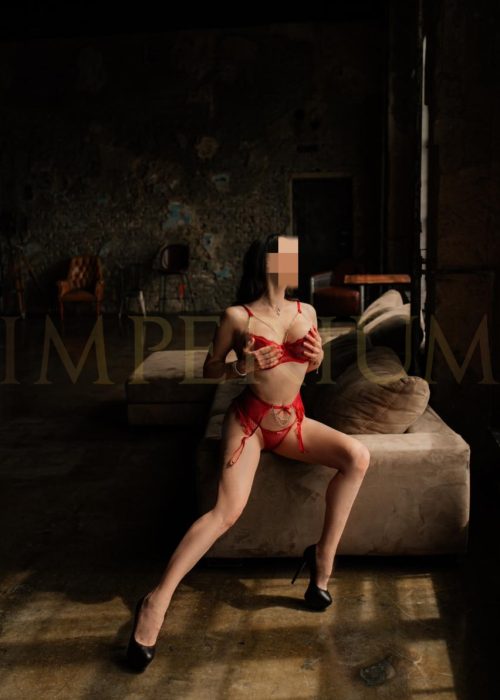Roxanne master in the erotic salon Imperium